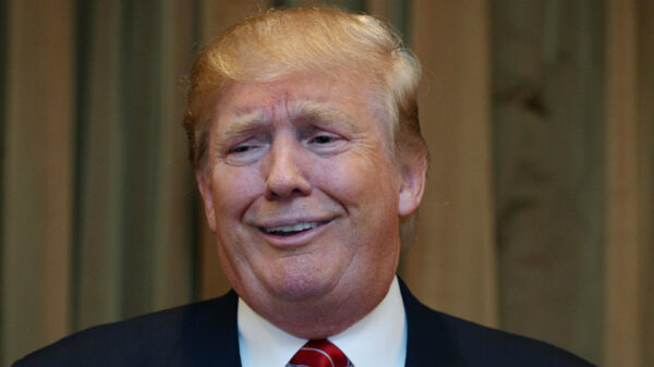 Contradicen al médico de Trump anunciando que para los próximos 2 día sería crítica la salud del mandatario estadounidense