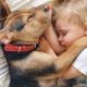 Dejar dormir a tu hijo con su mascota