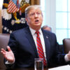 Trump mientre sobre vacunas