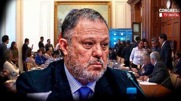 Fujiatropello en el Senado: Carlos Mesía rechaza cuestión de orden de Patricia Iturregui y oposición abandona Comisión de Constitución por facultades de Keiko Fujimori.
